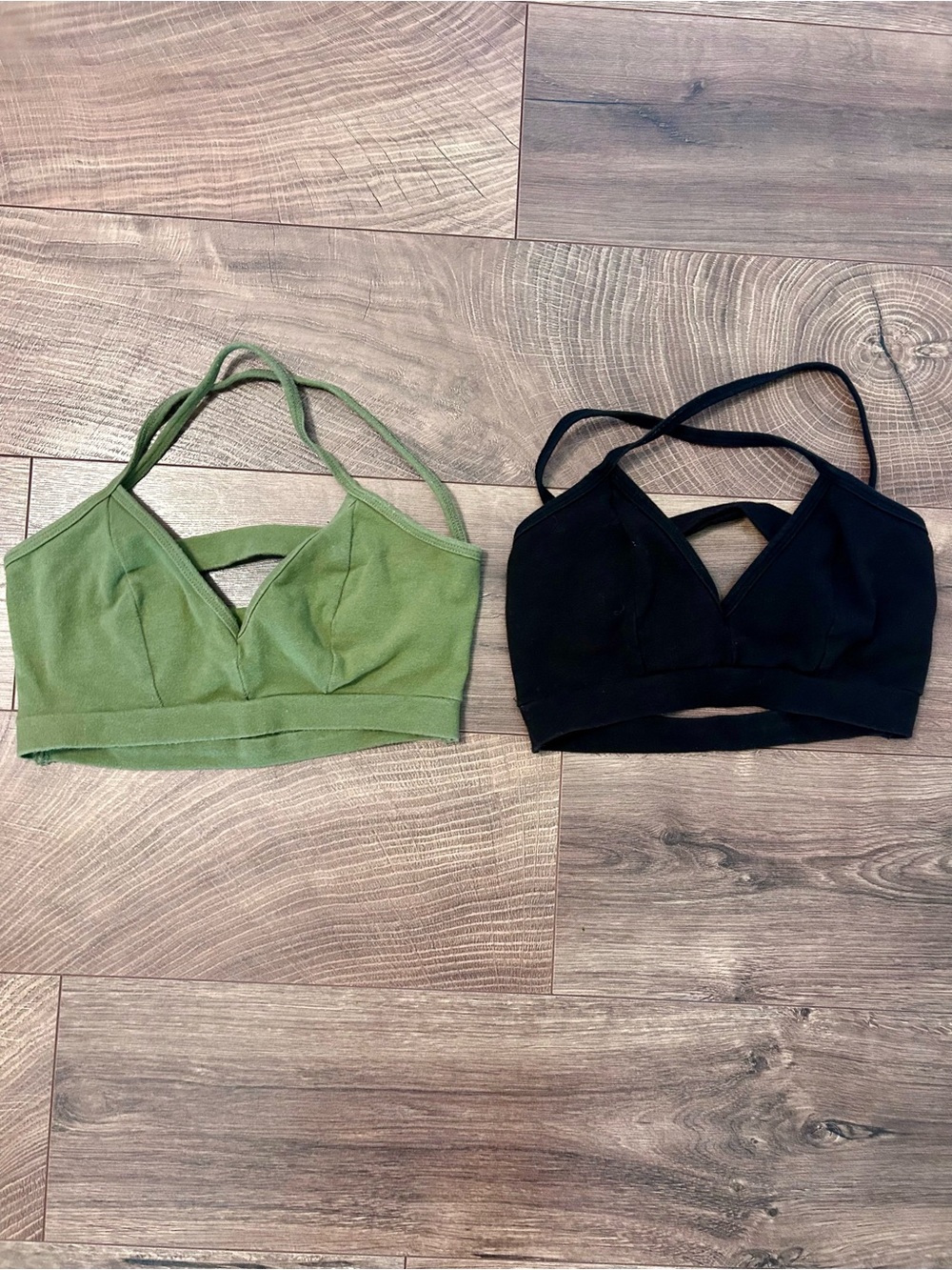 Soul Flower Strappy V-Neck Camisoles - Olive Green & Black